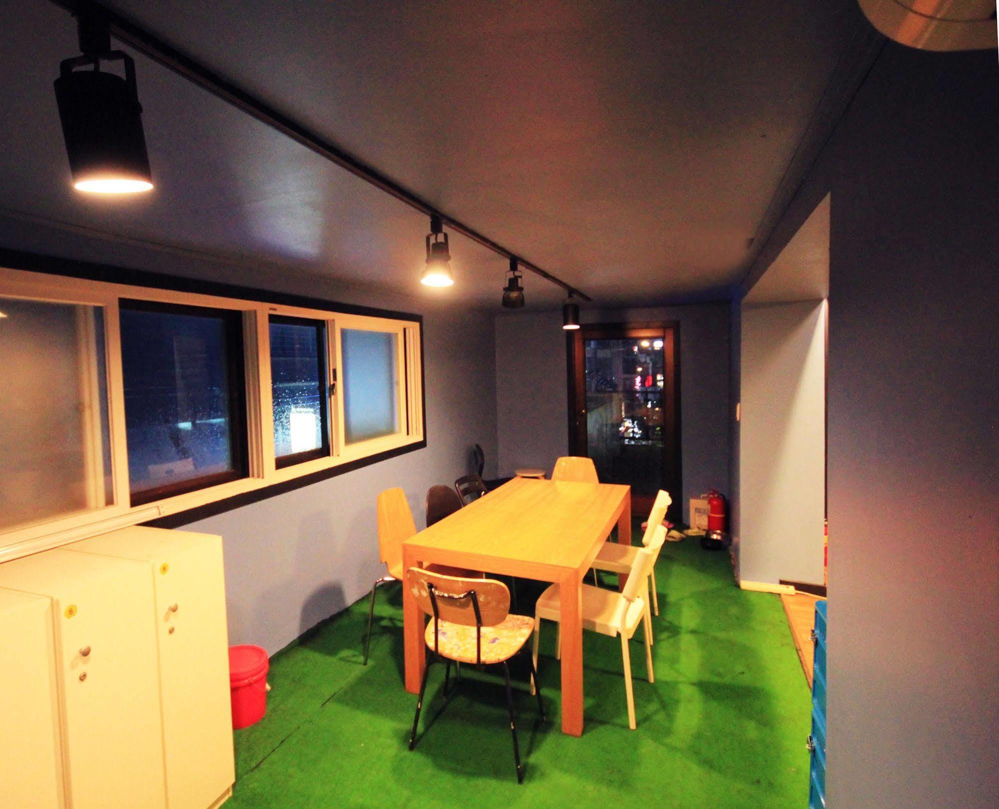 The One Hostel Hongdae In Seoul - Foreigner Only Екстериор снимка