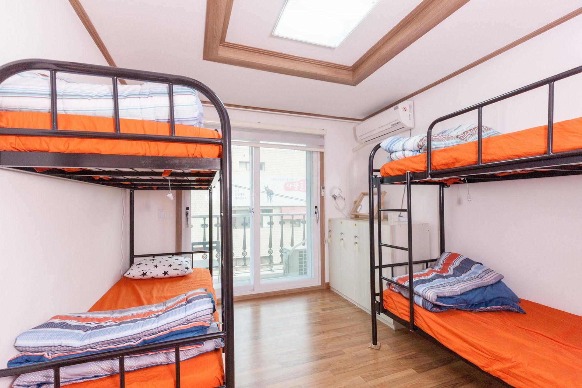 The One Hostel Hongdae In Seoul - Foreigner Only Екстериор снимка